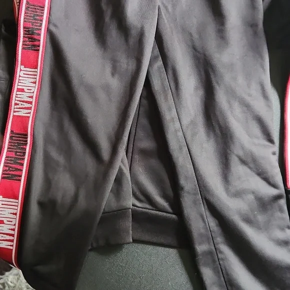 Black and Red Jumpman Tracksuit - Picture 3 of 4